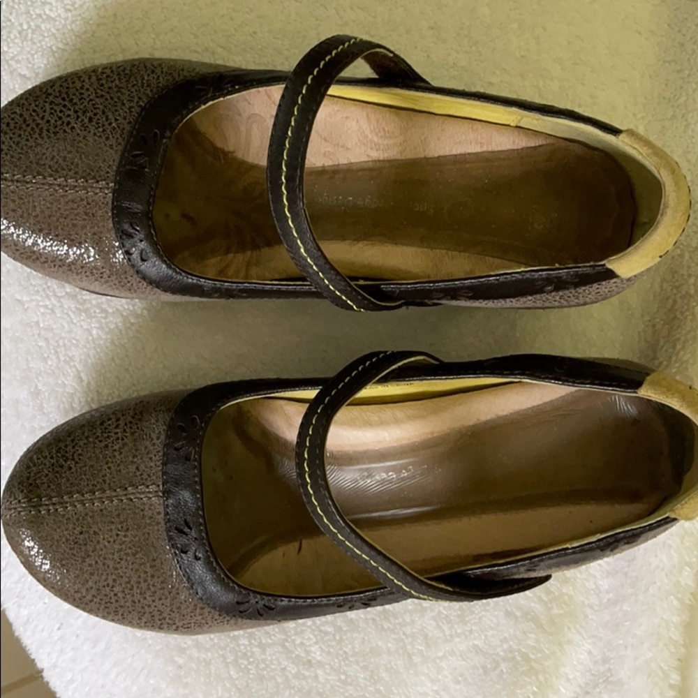 Women’s Jambu Muse Size 6